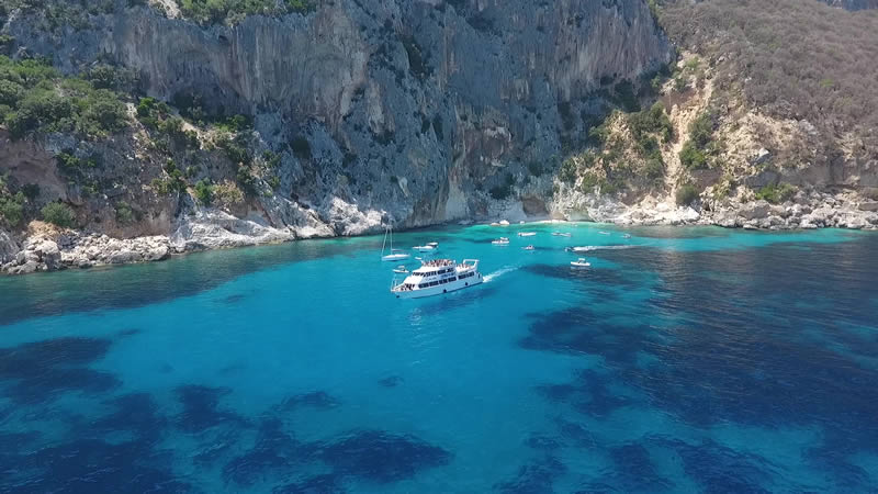 Davide motor vessel sailing