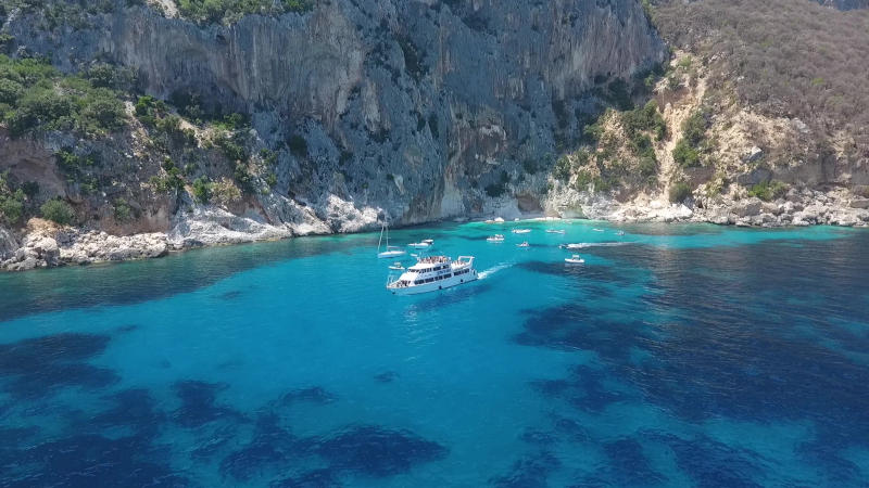 davide motorboat at venere pools